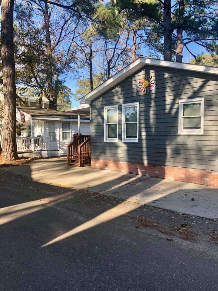 **Newly Renovated** Absolutely 3 Bdr/2B Beach Cottage