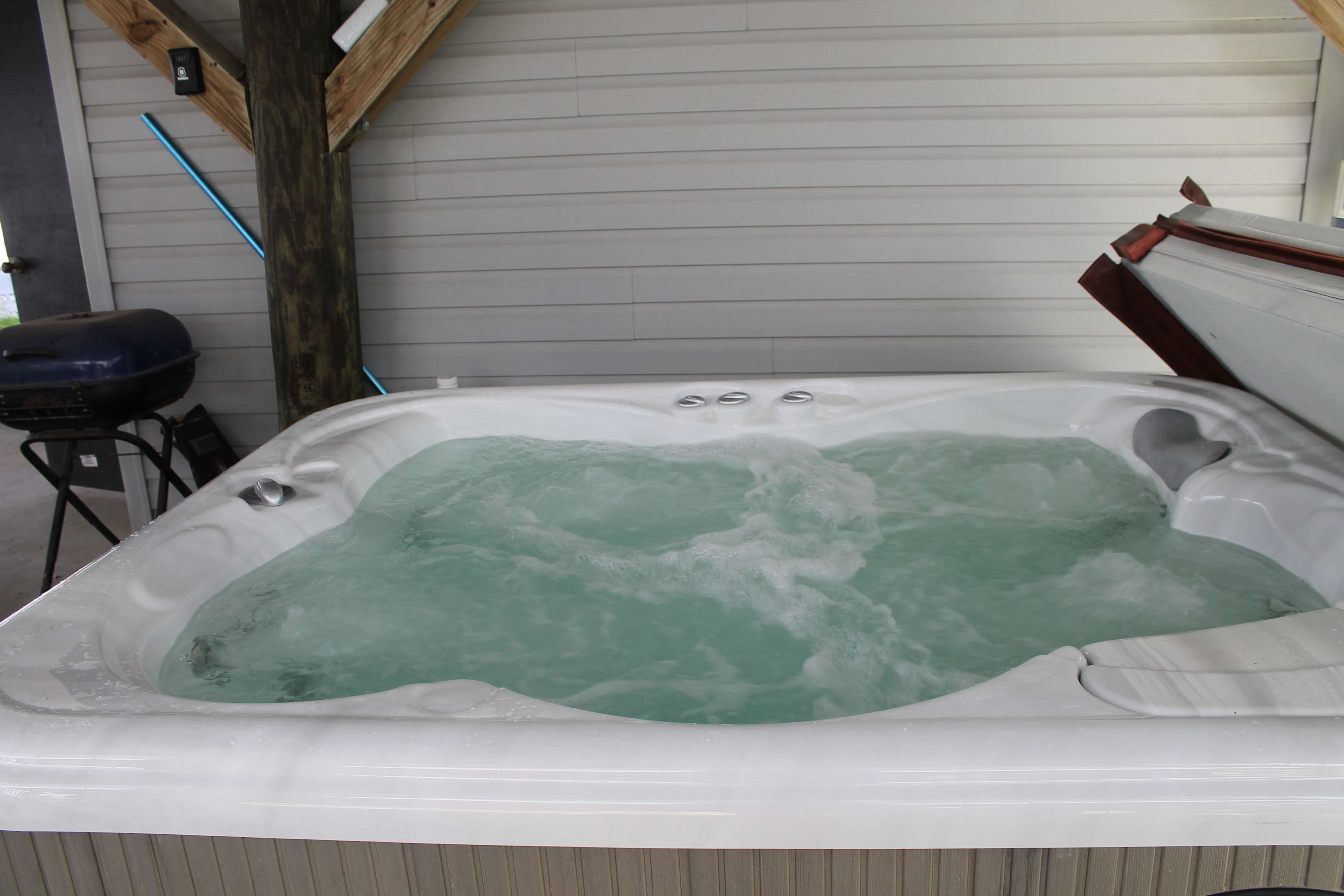 A-5 GOLF CART & JACUZZI | Homeowners at Ocean Lakes